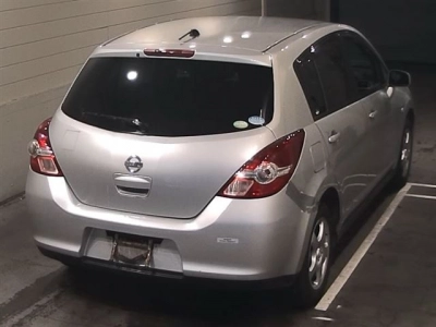 NISSAN TIIDA
