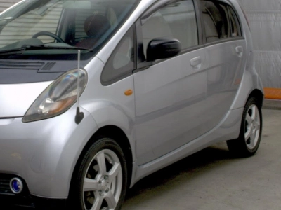 MITSUBISHI I