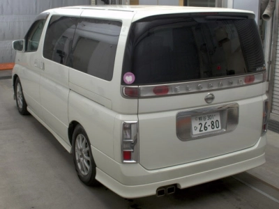 NISSAN ELGRAND