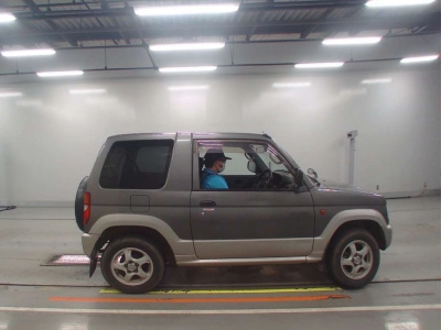 MITSUBISHI PAJERO MINI