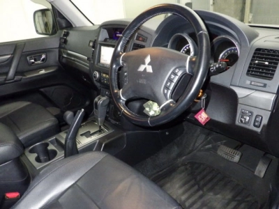 MITSUBISHI PAJERO