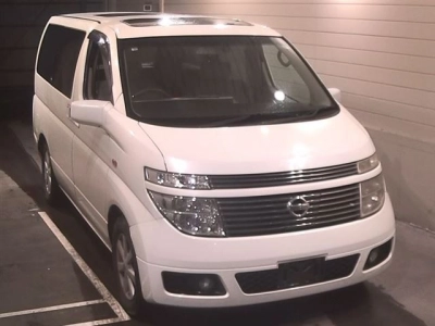 NISSAN ELGRAND