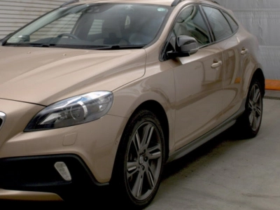 VOLVO V40