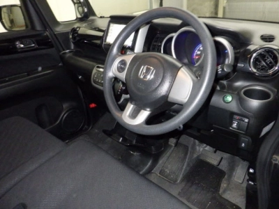 HONDA N BOX +