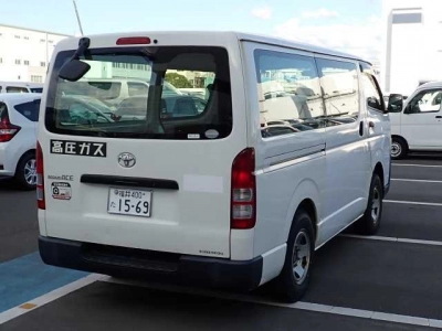 TOYOTA REGIUS VAN