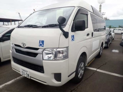 TOYOTA HIACE