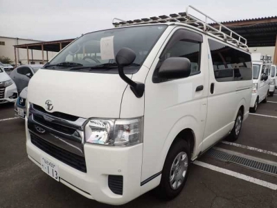 TOYOTA HIACE VAN