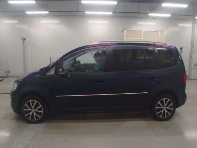 VOLKSWAGEN GOLF TOURAN