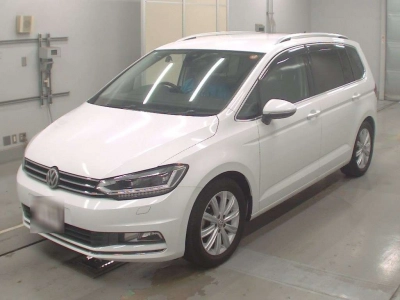 VOLKSWAGEN GOLF TOURAN