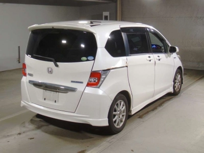 HONDA FREED SPIKE HYBRID