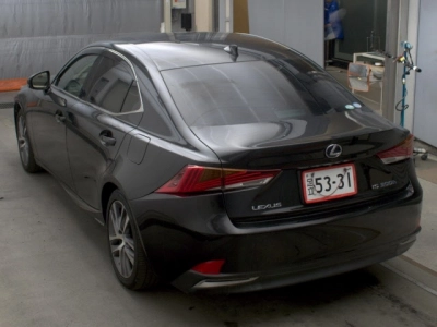 LEXUS IS
