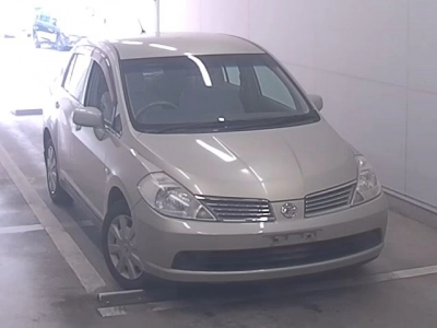 NISSAN TIIDA LATIO