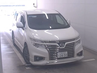 NISSAN ELGRAND
