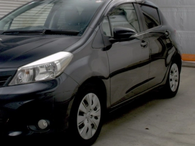 TOYOTA VITZ