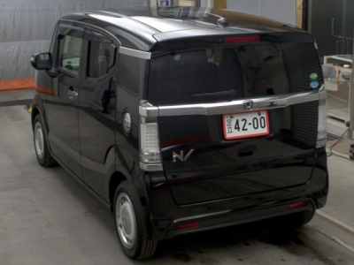 HONDA N-BOX SLASH