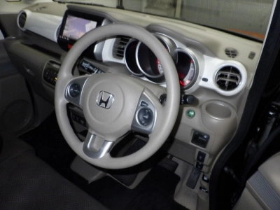 HONDA N-BOX SLASH