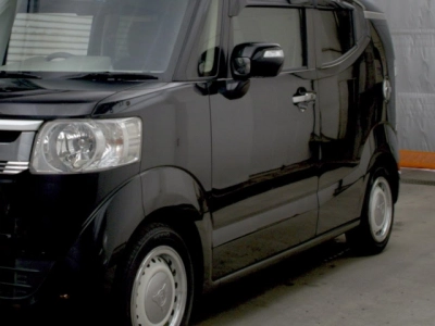 HONDA N-BOX SLASH