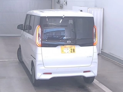 NISSAN ROOX