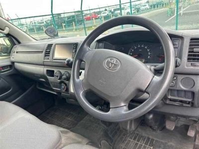 TOYOTA REGIUS VAN