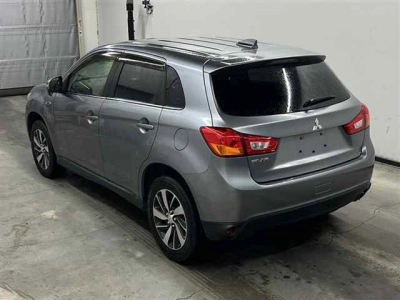 MITSUBISHI RVR