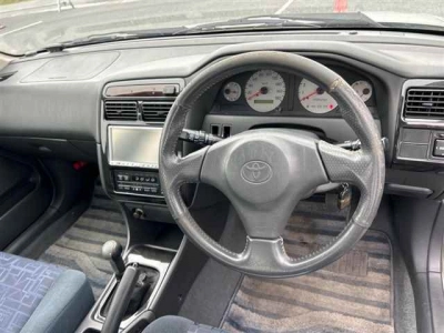TOYOTA CARINA