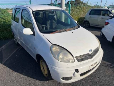 TOYOTA FUN CARGO