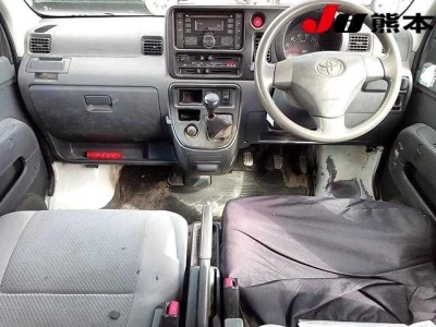 TOYOTA PIXIS VAN