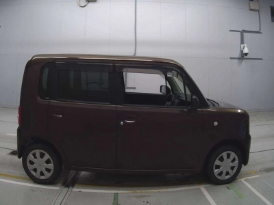 TOYOTA PIXIS SPACE