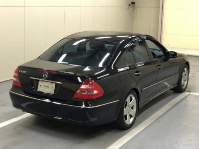 MERCEDES BENZ E CLASS