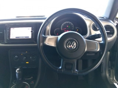 VOLKSWAGEN BEETLE