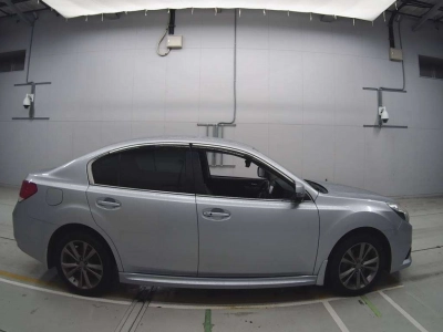 SUBARU LEGACY B4