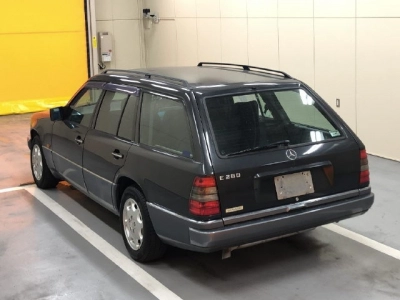 MERCEDES BENZ E CLASS