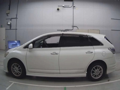 TOYOTA MARK X ZIO