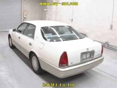 TOYOTA CROWN MAJESTA