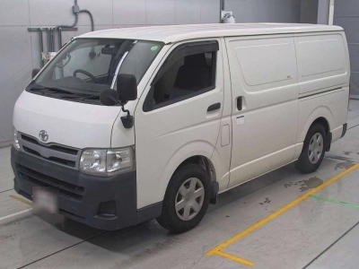 TOYOTA REGIUS VAN