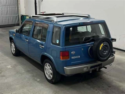 NISSAN RASHEEN