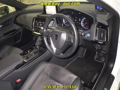 TOYOTA CROWN HYBRID