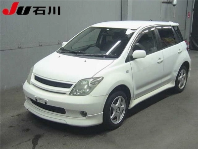 TOYOTA IST