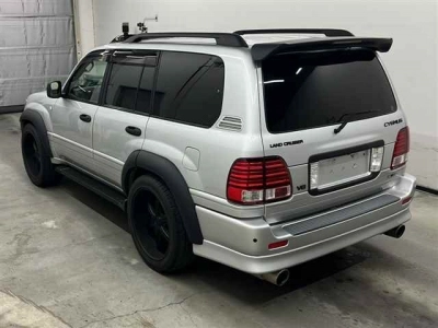 TOYOTA LAND CRUISER