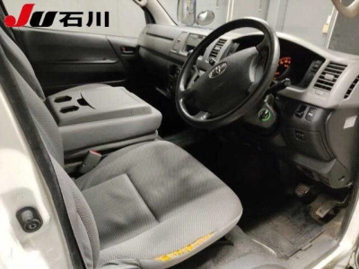 TOYOTA REGIUS ACE