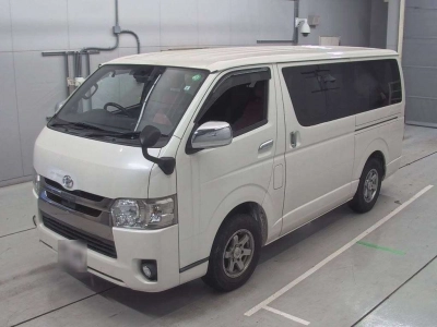 TOYOTA REGIUS VAN