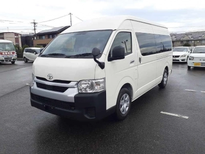 TOYOTA HIACE COMMUTER