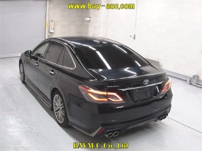 TOYOTA CROWN HYBRID