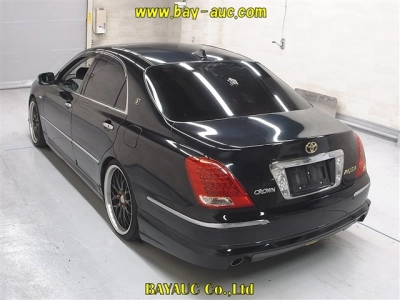 TOYOTA CROWN MAJESTA