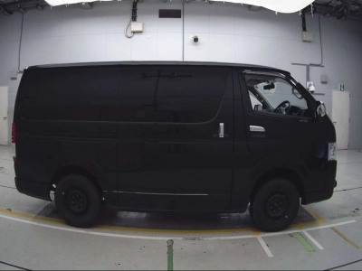 TOYOTA REGIUS VAN