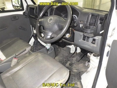 NISSAN CLIPPER TRUCK