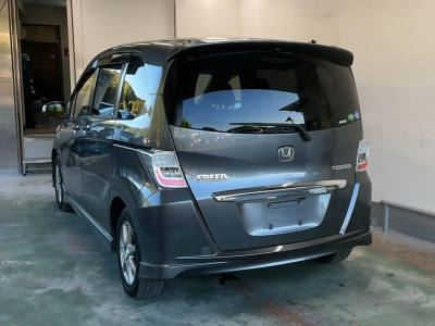 HONDA FREED HYBRID
