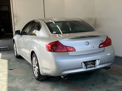 NISSAN SKYLINE
