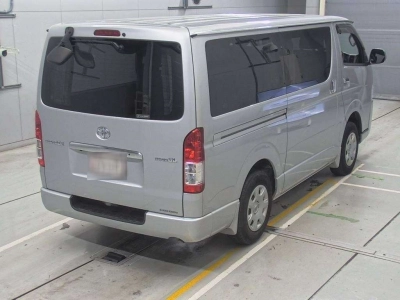 TOYOTA REGIUS VAN