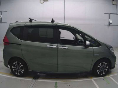 HONDA FREED HYBRID